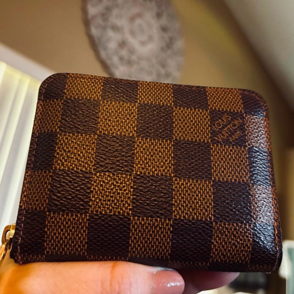 LV Authentic Louis Vuitton Damier Ebene Small Zippy Coin Wallet EUC